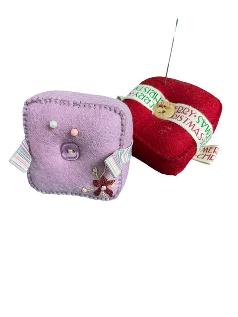 SEWING PATTERN - TINY WOOL FELT PINCUSHION - KIM GARRATT 